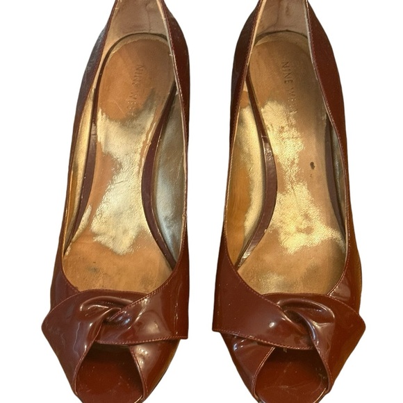 Nine West Joston wedge Heels, leather, cranberry, size 9.5 - Picture 2 of 9